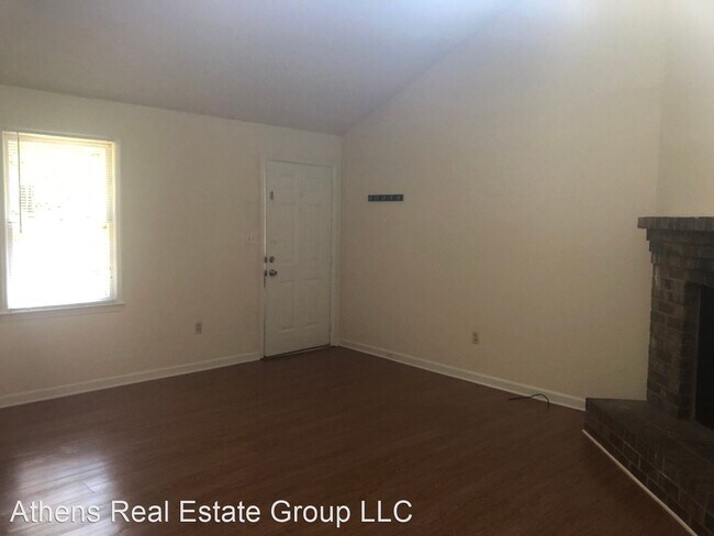 Building Photo - 2 br, 1 bath House - 410 Timothy Road