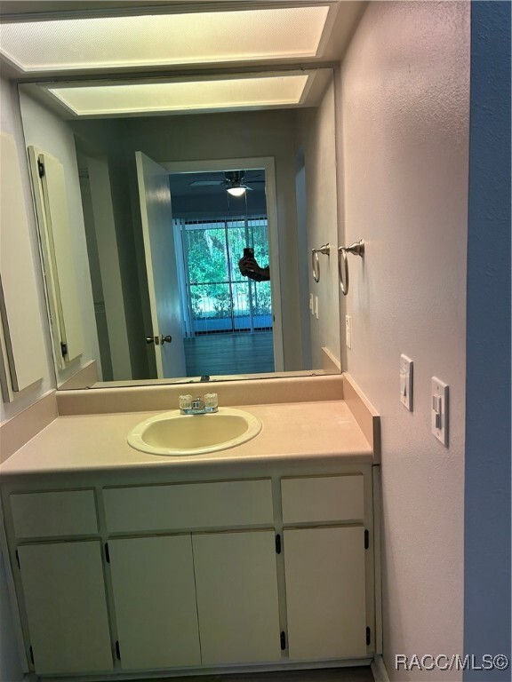 Building Photo - 13 Boxelder Ct