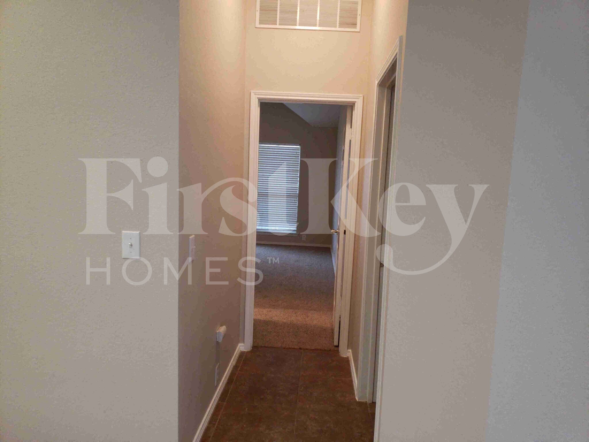 Building Photo - 707 Geary Dr