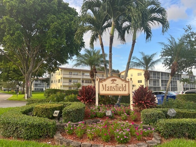 Building Photo - 417 Mansfield I