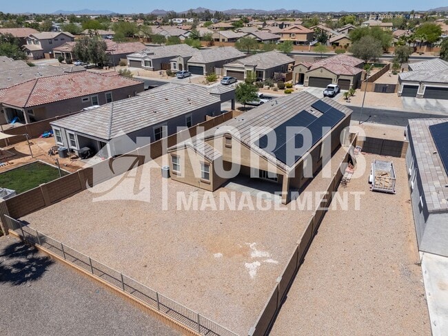 Building Photo - Low Maintenance Home Centrally Located