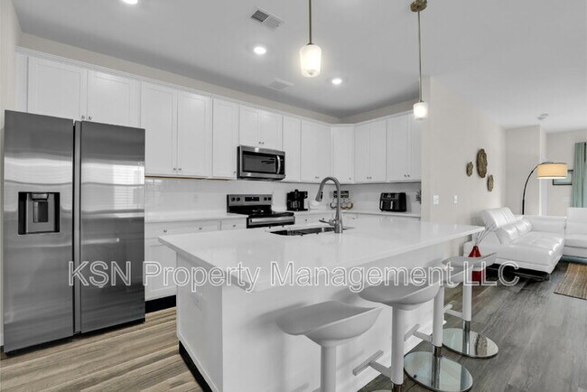 Building Photo - 107 Firefly Cir