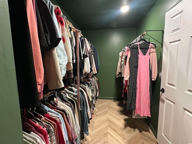 Building Photo - 204 Fulbourn Pl