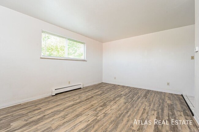 Building Photo - 510 Dayton St