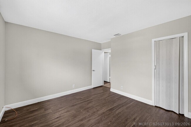 Building Photo - 1007 PROSPECT 205