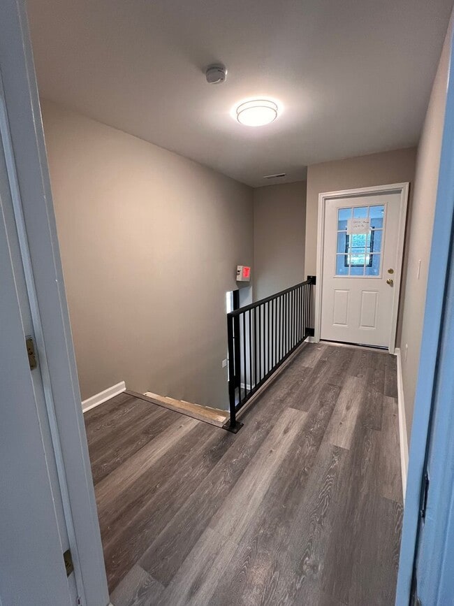 Building Photo - Brand New 2 bedroom Apartment in Parkland School District!