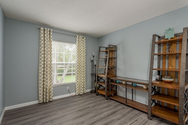 Building Photo - Andover Circle