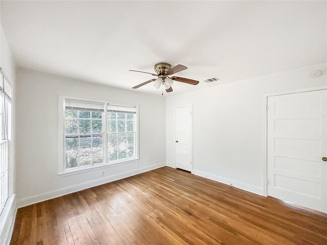 Building Photo - 5501 Montview St