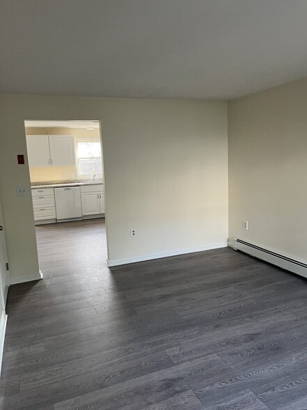 Building Photo - 157 3rd St