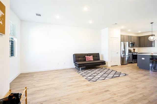Building Photo - 2608 Ontario Dr