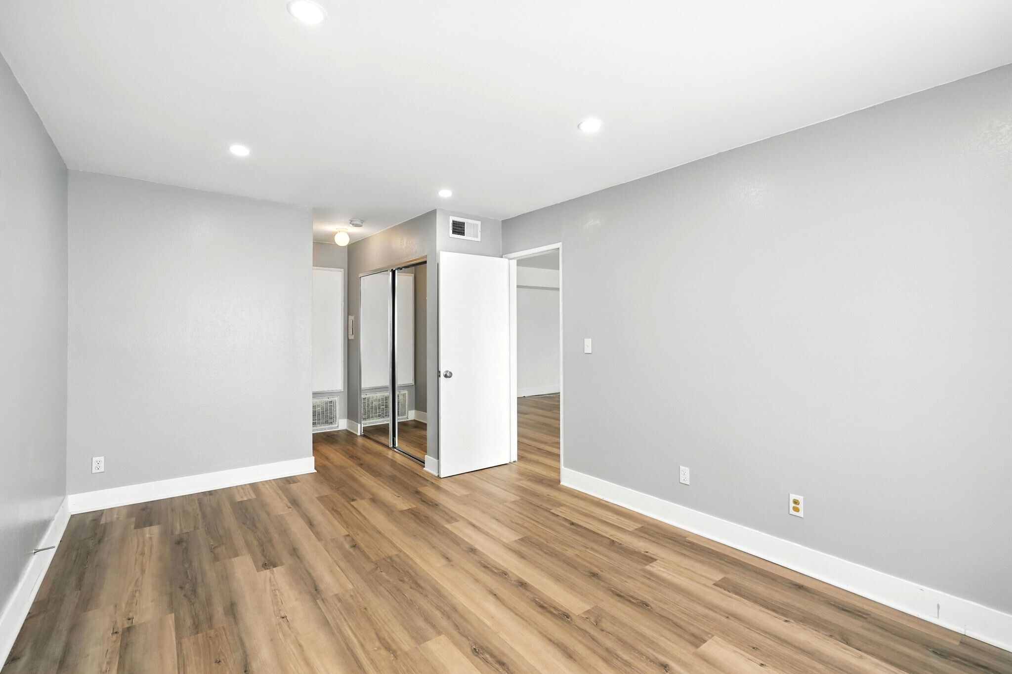 Building Photo - 18530 Hatteras St