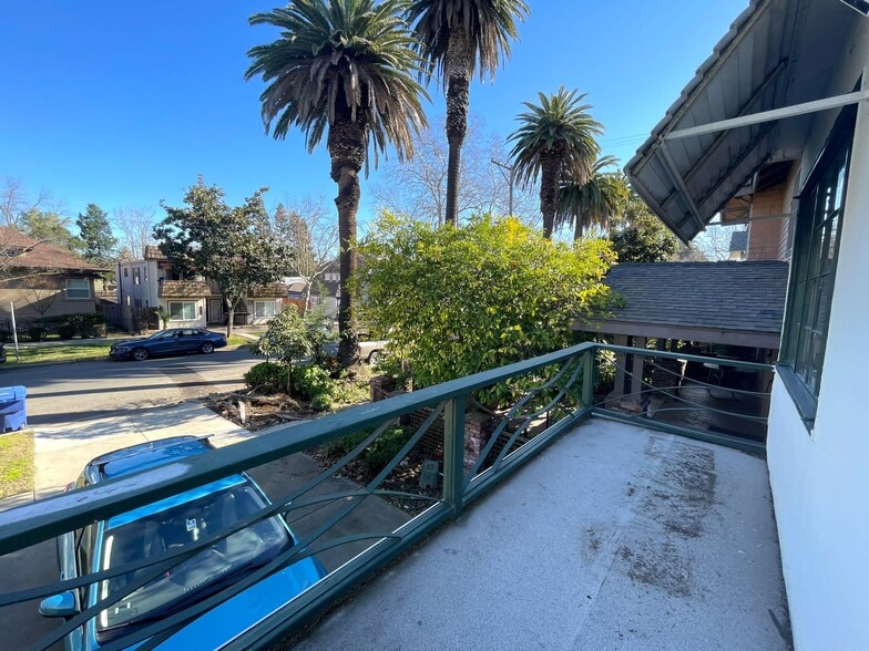 Building Photo - 2010 24th St