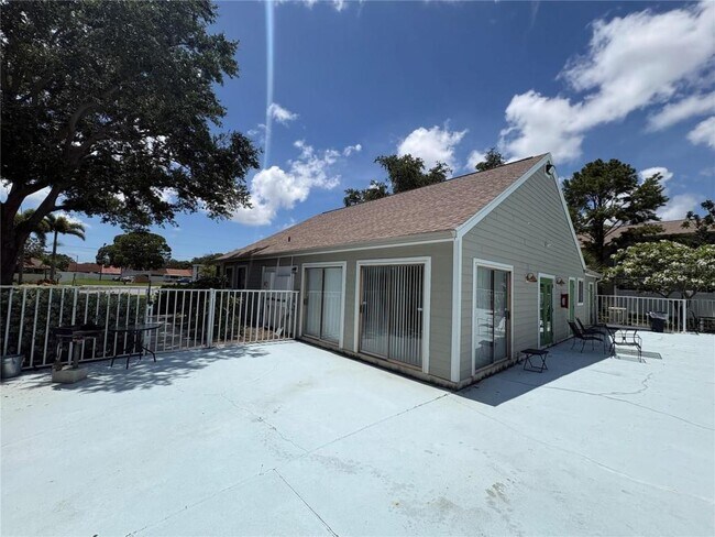 Building Photo - 7298 Ulmerton Rd