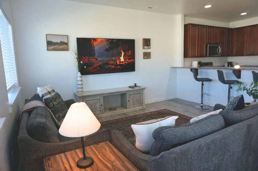 Building Photo - 5643 E Bollo St