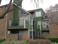 Building Photo - 9815 Walnut St