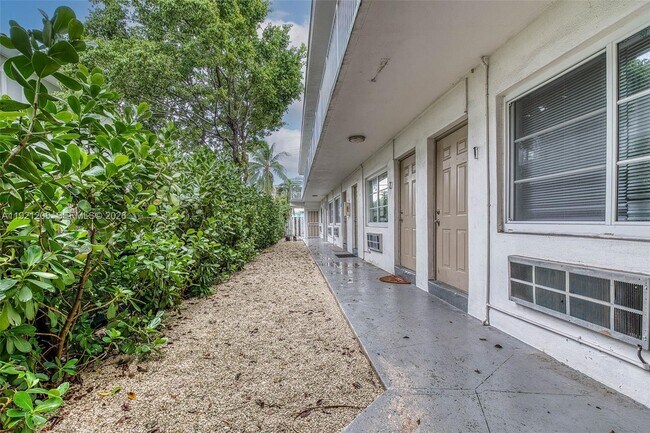 Building Photo - 6921 Rue Vendome