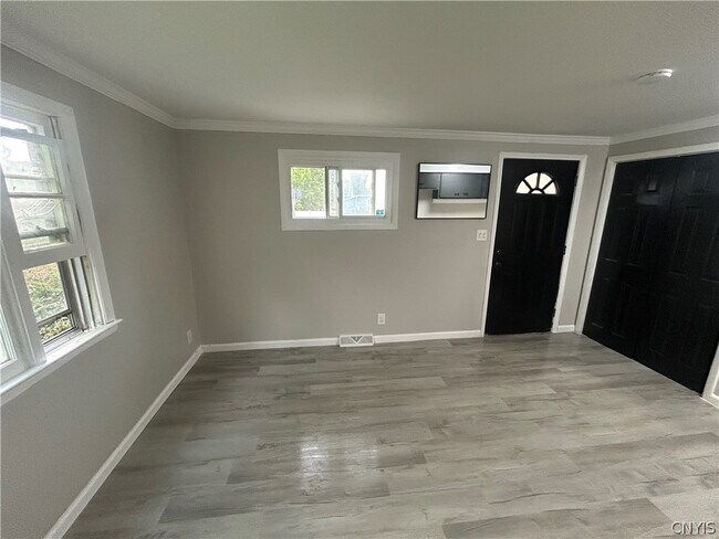 Building Photo - 273 N Collingwood Ave