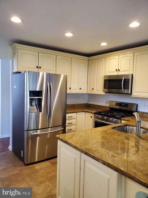 Building Photo - 261 Tulip Tree Ct