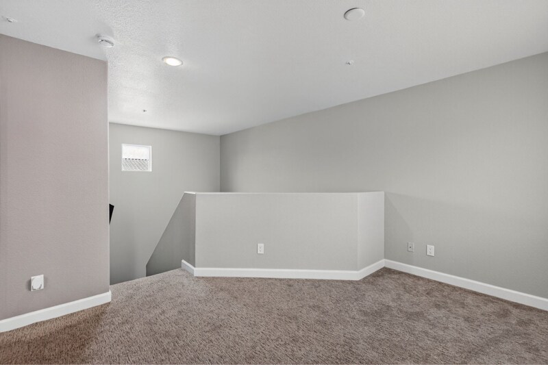 Building Photo - 8105 W Beck Ln