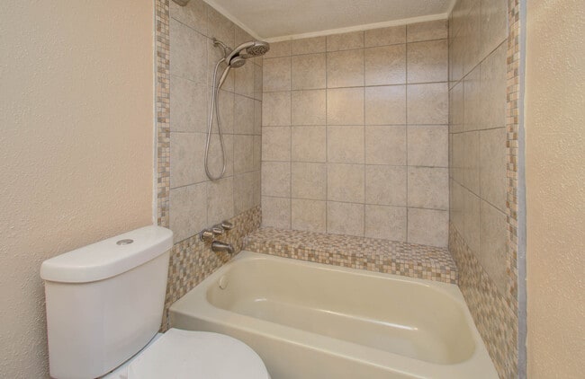Building Photo - 2814 S Bartell Dr