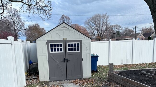 Building Photo - 4001 W 90th Pl