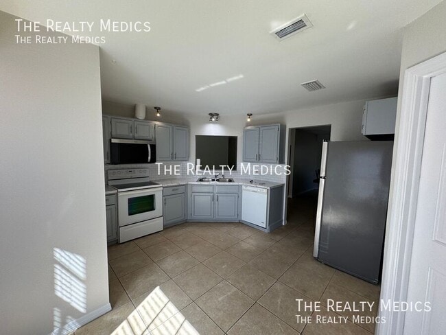 Building Photo - 20515 Macon Pkwy