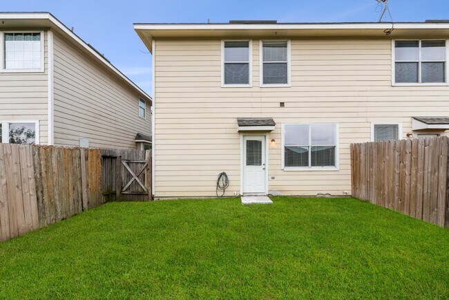 Building Photo - 8710 Thistlemoor Ln