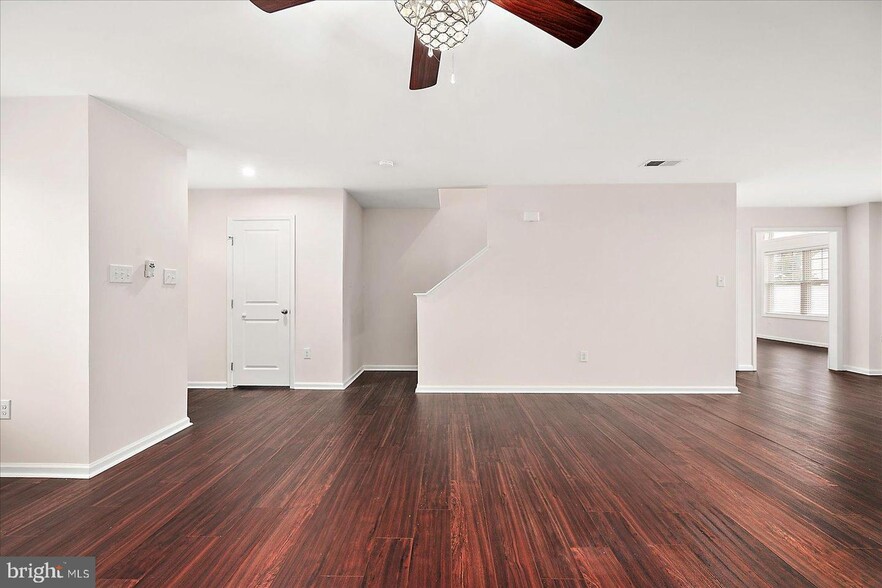 Building Photo - 38369 Elizabeth Ln