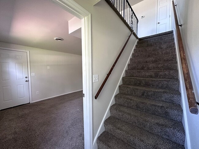 Building Photo - 2746 Nicolet Dr