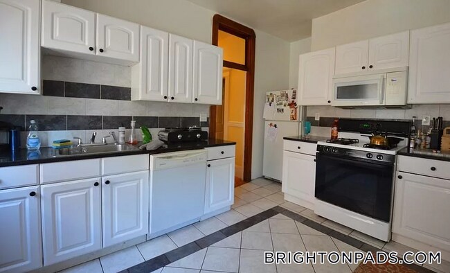 Building Photo - 4 Litchfield St