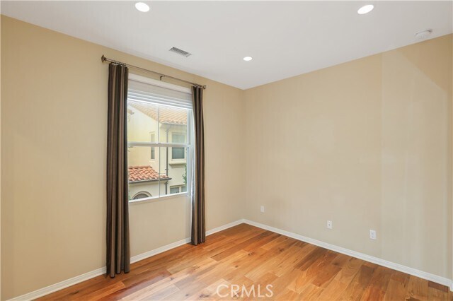 Building Photo - 220 Kempton