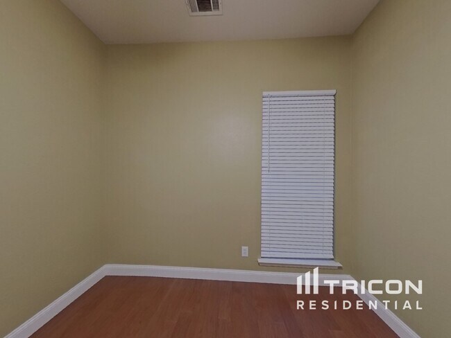 Building Photo - 515 Crownpoint Ln
