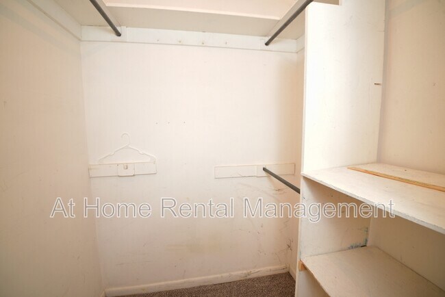 Building Photo - 1608 S 1st Pl