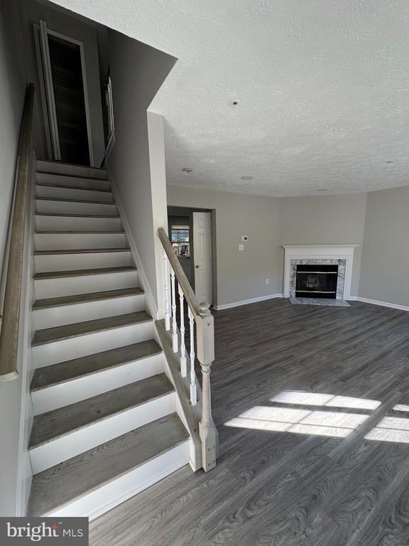 Building Photo - 4132 Silver Park Terrace