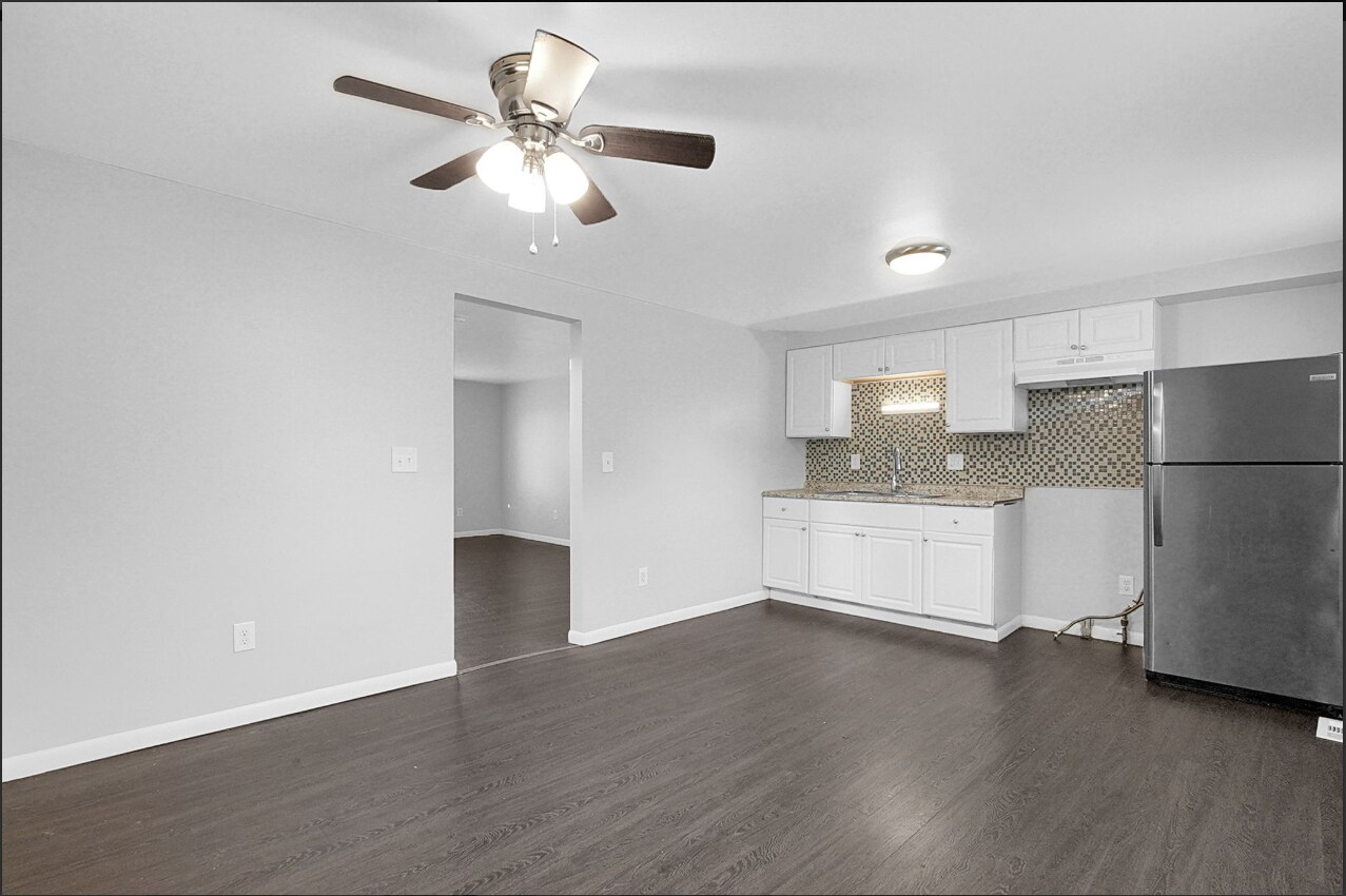 Building Photo - 1636 E 25th Ave