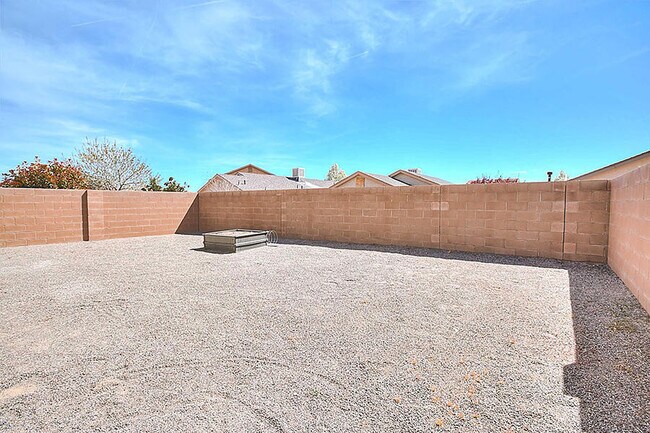 Building Photo - Ventana Ranch Gem! 3 Bedroom 2 Bath. Gate Community! Single Story with Large Backyard.