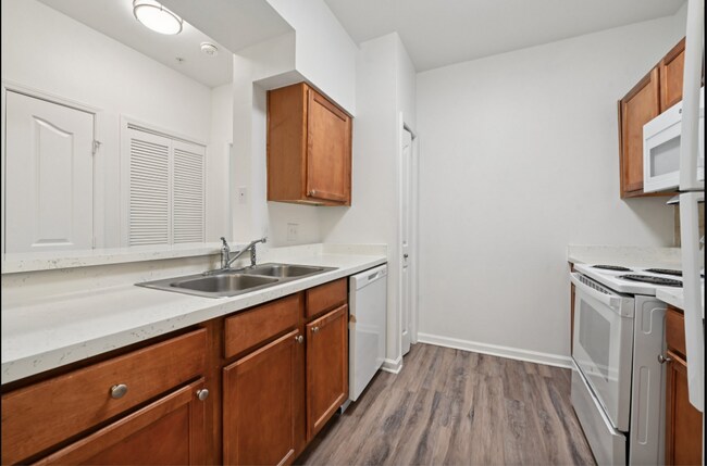 Building Photo - 3525 S Sam Houston Pkwy E