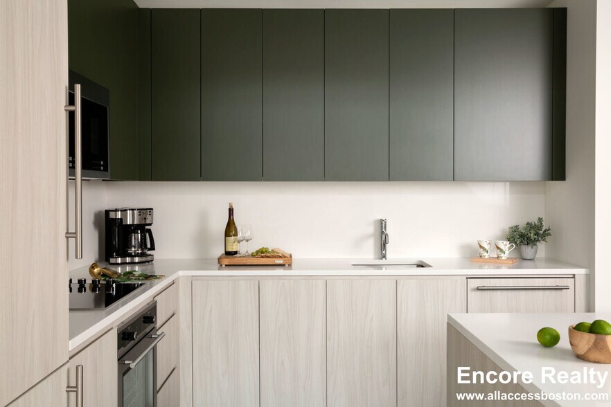 Building Photo - 771 Beacon St St