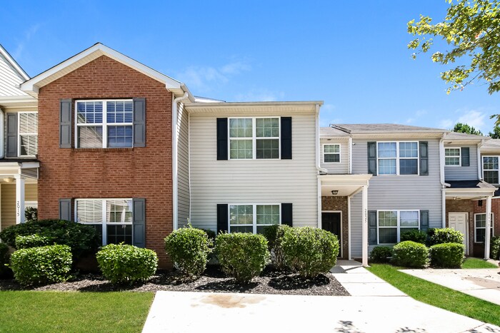 Primary Photo - 2025 Marlin Dr