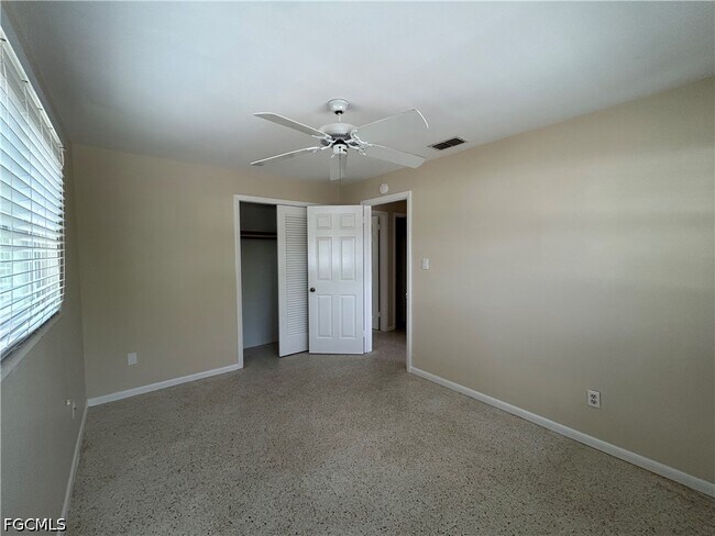 Building Photo - 4320 Pine Lake Rd