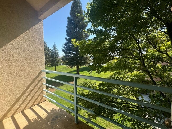 Building Photo - 14500 Las Palmas Dr