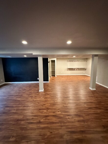 Building Photo - 2785 Exmoor Ln