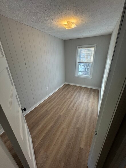 Building Photo - 2 Clinton St