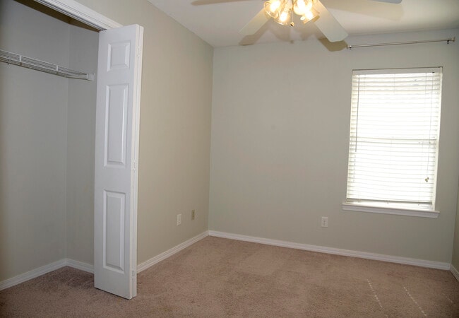 Building Photo - 114 Quince Ave