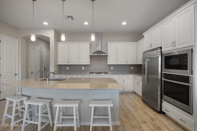 Building Photo - 2527 S Quaintance St