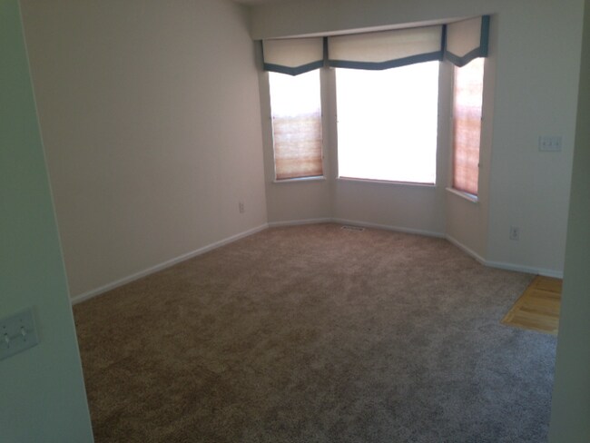 Building Photo - 4979 Butterfield Dr