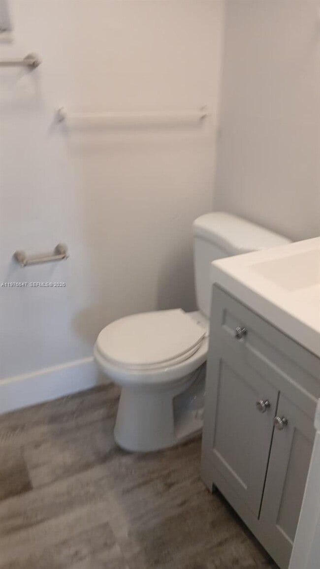 Building Photo - 8820 Fontainebleau Blvd