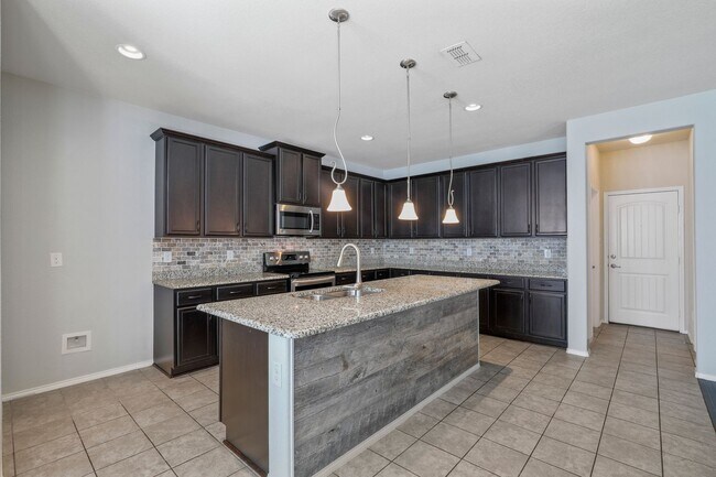 Building Photo - Beautifull Home In Aubrey ISD