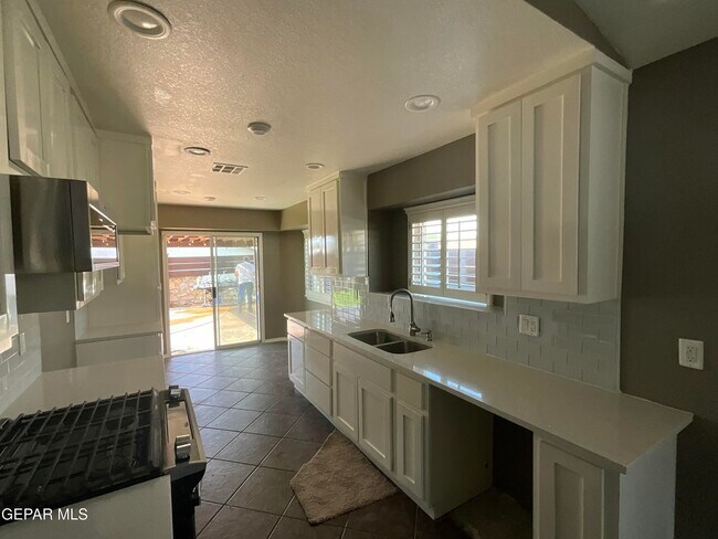 Building Photo - 12733 Rodolfo Anchondo Ct