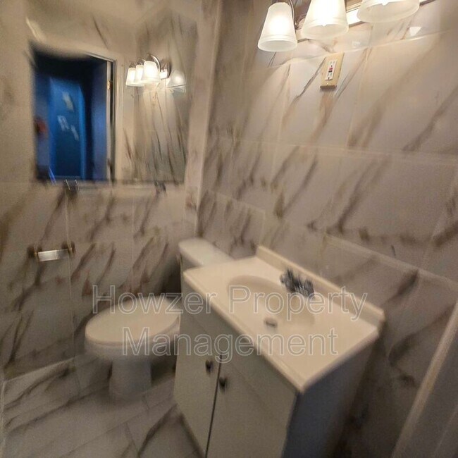 Building Photo - 14-18 Chester Ave